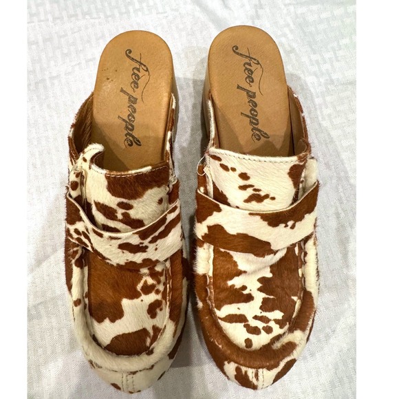 Free People Shoes - Free People Cow Print Calf Hair Platform Clogs Women 40 Brown White Lug Sole